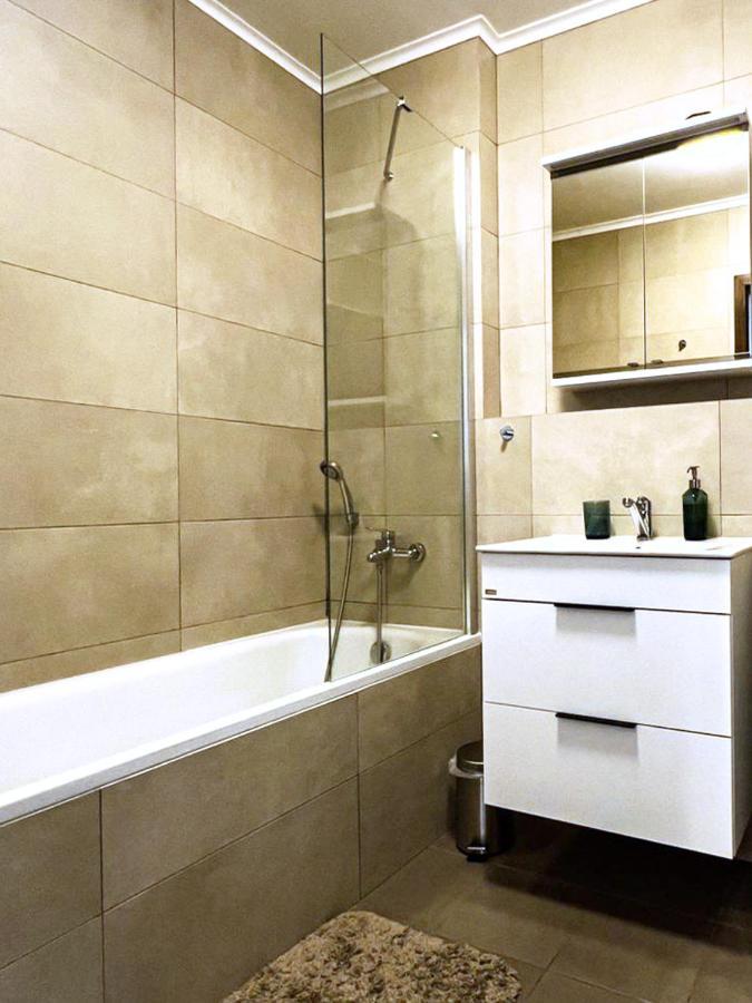 Elegant Escape Apartment I - City Centre Братислава Екстериор снимка