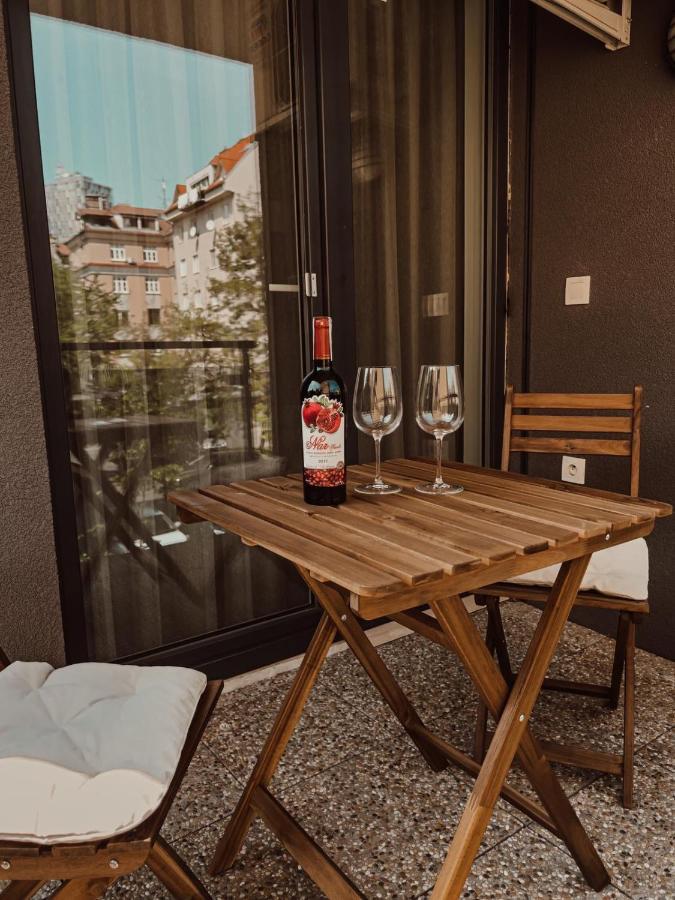 Elegant Escape Apartment I - City Centre Братислава Екстериор снимка