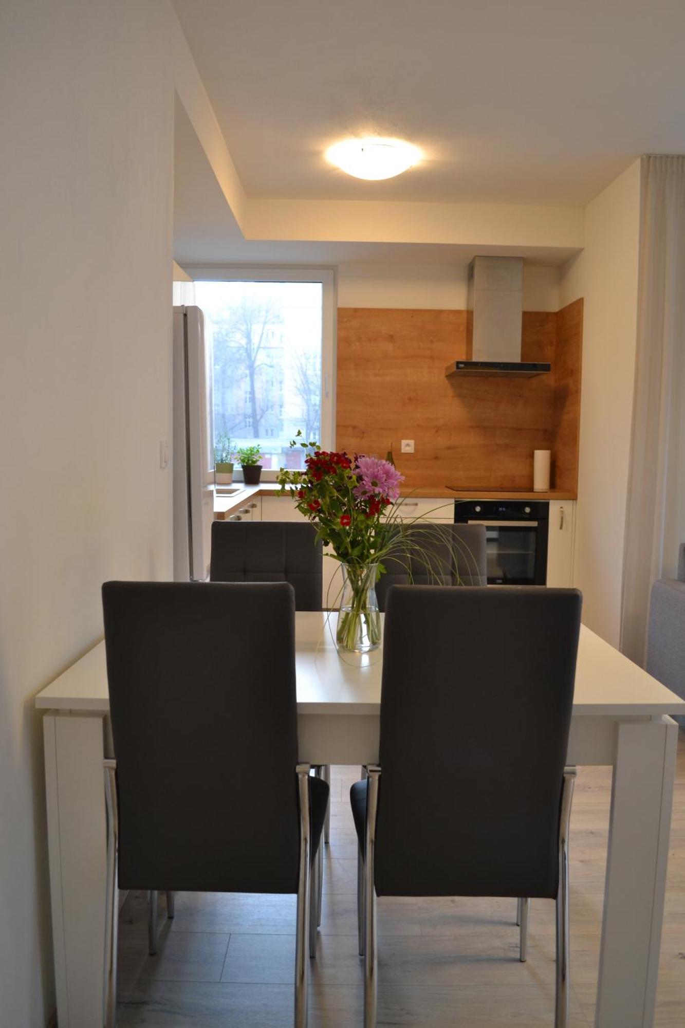 Elegant Escape Apartment I - City Centre Братислава Екстериор снимка
