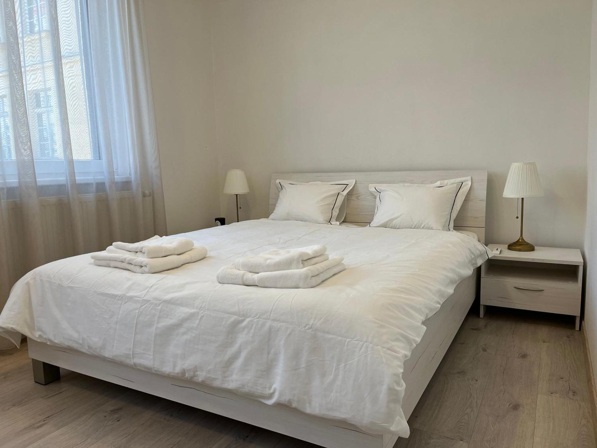 Elegant Escape Apartment I - City Centre Братислава Екстериор снимка